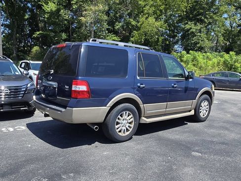 Used 2013 Ford Expedition XLT RWD image 3