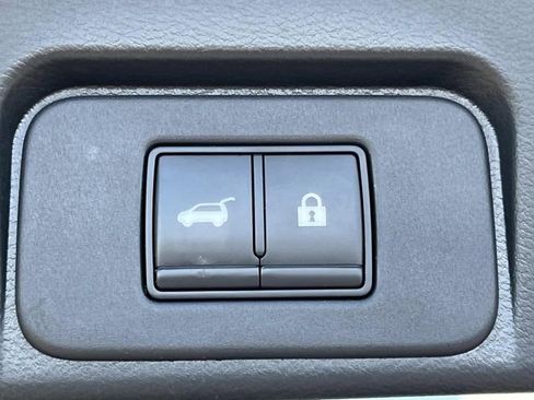 Used 2021 Nissan Rogue SL w/ Premium Package FWD image 12