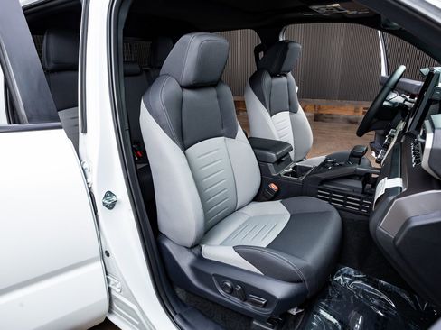 Used 2024 Toyota Tacoma TRD Sport w/ TRD Sport Upgrade Package image 30