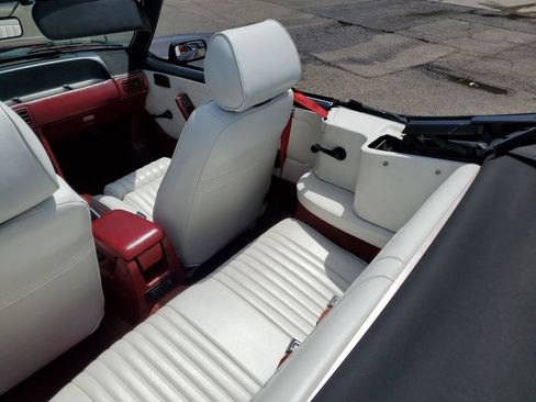Used 1988 Ford Mustang GT RWD image 19