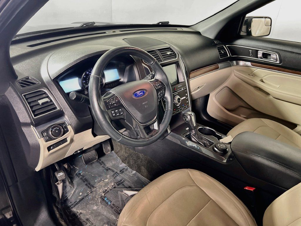 Used 2018 Ford Explorer Limited AWD/4WD image 9