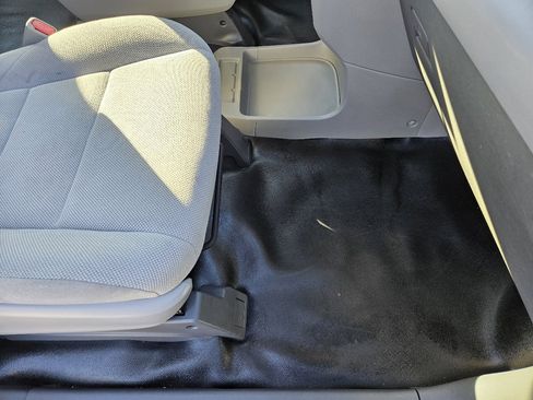 Used 2016 Toyota Sienna L image 35