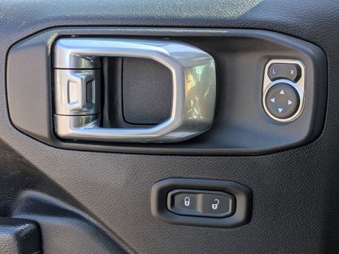 Certified 2023 Jeep Wrangler Unlimited Rubicon image 25