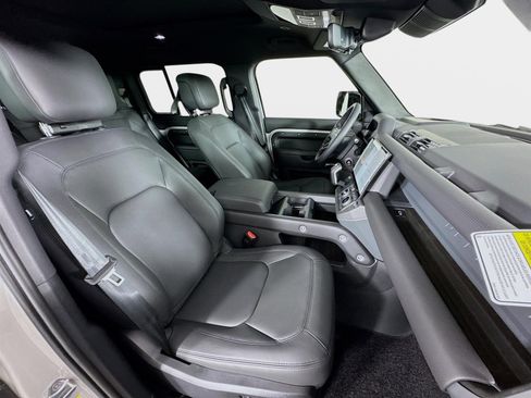 Used 2026 Land Rover Defender 130 X-Dynamic SE AWD/4WD image 30
