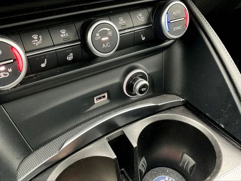 Used 2023 Alfa Romeo Stelvio Veloce AWD/4WD image 16