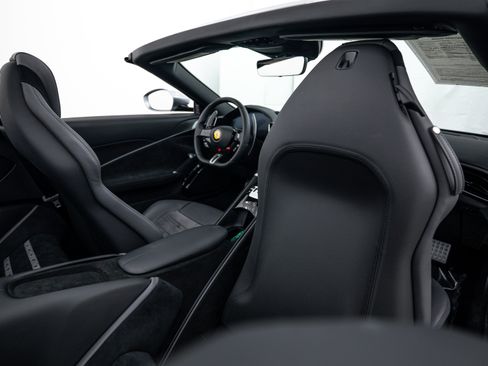 Used 2025 Ferrari Roma Spider image 21