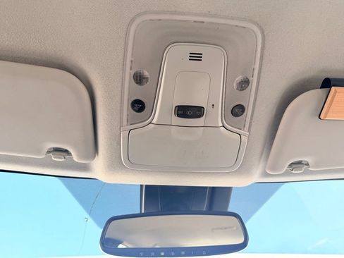 Used 2018 Toyota Prius Four Touring FWD image 27
