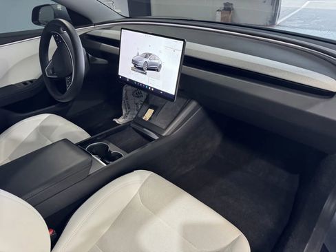 Used 2024 Tesla Model 3 Standard Range image 5