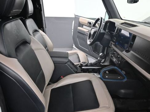 Used 2023 Ford Bronco Wildtrak AWD/4WD image 17