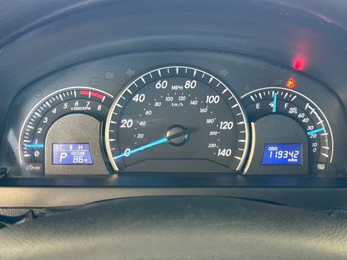 Used 2014 Toyota Camry LE FWD image 22