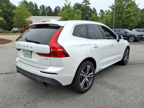 Used 2019 Volvo XC60 T5 Momentum w/ Premium Package FWD image 3