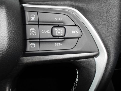 New 2025 Jeep Grand Cherokee L Limited w/ Trailer Tow Package image 24