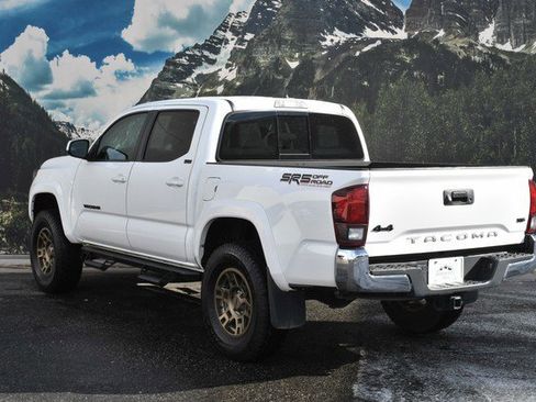 Certified 2022 Toyota Tacoma SR5 image 9