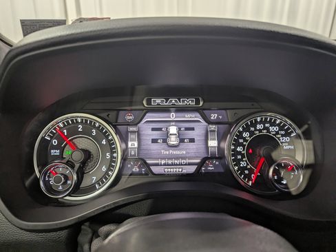 Used 2021 RAM 1500 Big Horn image 17