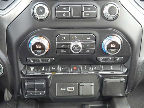 Certified 2020 GMC Sierra 2500 Denali w/ Denali Ultimate Package AWD/4WD image 20