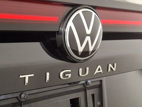 Used 2025 Volkswagen Tiguan S AWD/4WD image 27