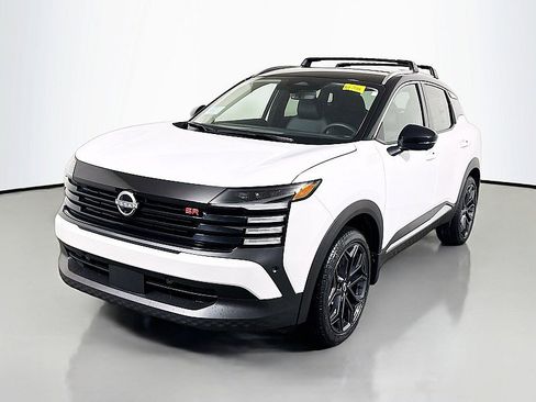New 2026 Nissan Kicks SR w/ Interior Electronics Package AWD/4WD image 3