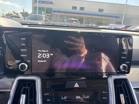 Used 2022 Kia Sorento SX FWD image 28