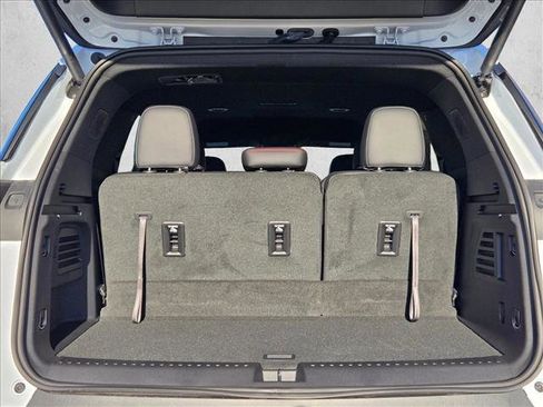 New 2026 Chevrolet Traverse Z71 w/ Driver Confidence Package image 9