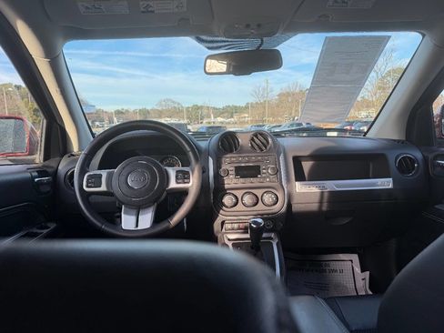 Used 2017 Jeep Compass Latitude image 19