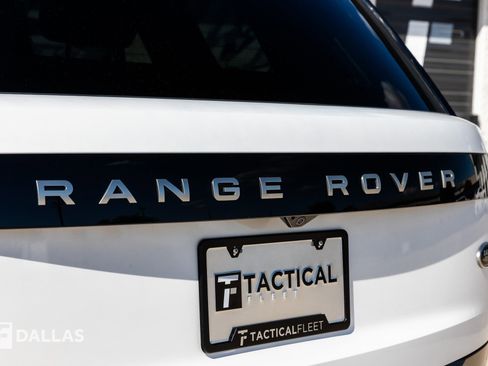 Used 2023 Land Rover Range Rover SE image 13