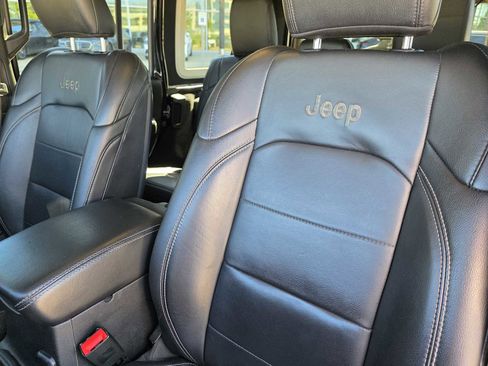 Used 2019 Jeep Wrangler Unlimited Sahara w/ Quick Order Package 24M Moab image 13