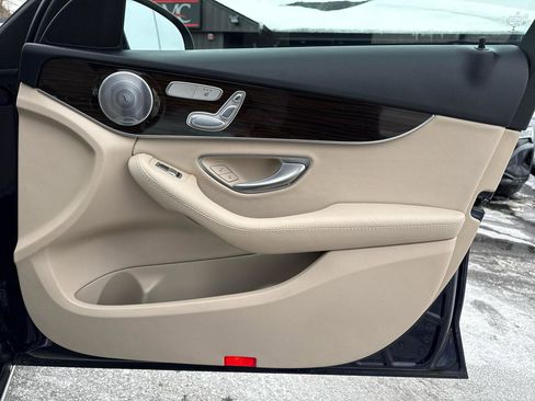 Used 2017 Mercedes-Benz C 300 4MATIC Sedan image 39