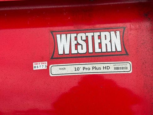 Used 2016 Ford F550 4x4 Regular Cab Super Duty w/ Power Equipment Group image 11