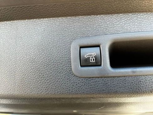 Used 2025 Toyota Sienna XSE image 12