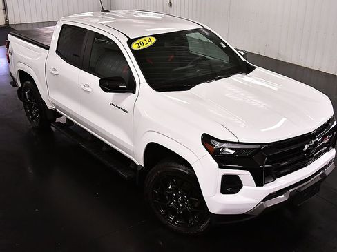 Used 2024 Chevrolet Colorado Z71 w/ LPO, Dark Essentials Package image 15