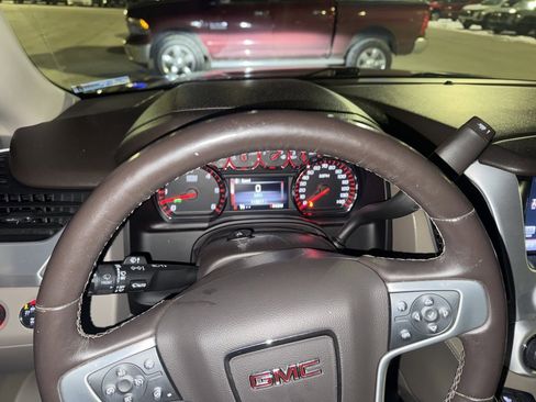 Used 2016 GMC Yukon XL SLT w/ Open Road Package image 19