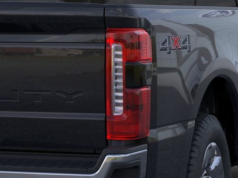 New 2026 Ford F350 4x4 Crew Cab Super Duty image 21