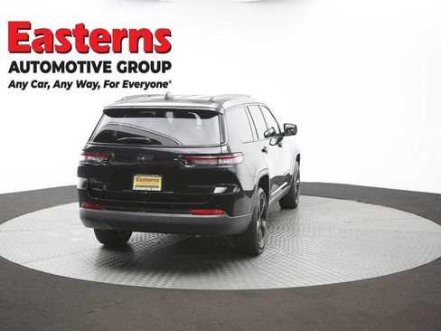 Used 2023 Jeep Grand Cherokee L Laredo AWD/4WD image 40