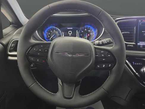 New 2026 Chrysler Pacifica Select w/ S Appearance Package image 15