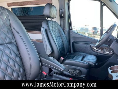 Used 2023 Mercedes-Benz Sprinter 3500 image 6