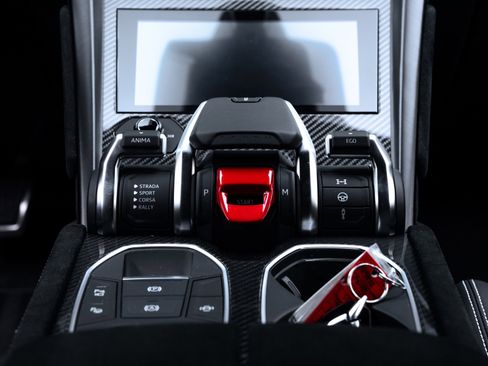 Used 2024 Lamborghini Urus Performante image 34