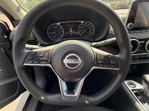 Used 2025 Nissan Sentra SV FWD image 18