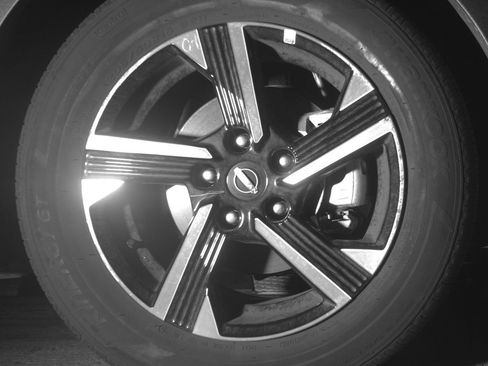 Used 2025 Nissan Sentra SV FWD image 13