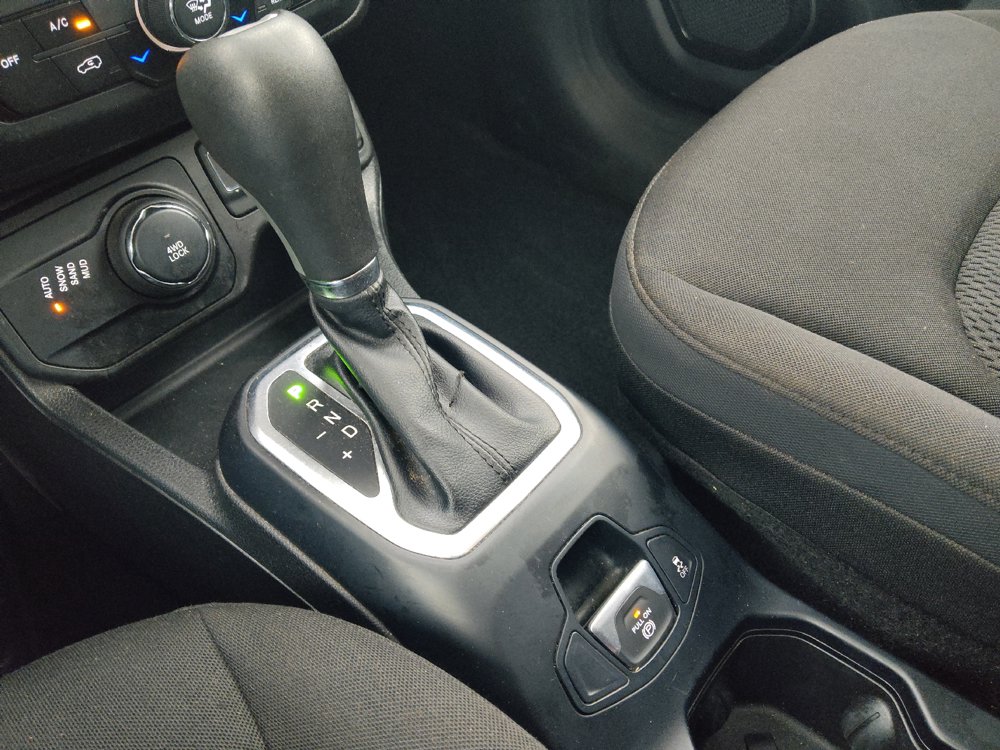 Used 2018 Jeep Renegade Altitude AWD/4WD image 26
