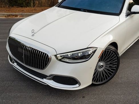 Used 2023 Mercedes-Benz Maybach S 580 4MATIC image 3