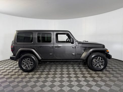 Certified 2025 Jeep Wrangler Unlimited Sahara AWD/4WD image 6