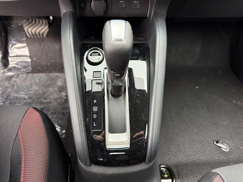 New 2025 Nissan Versa SR w/ Trunk Package image 15