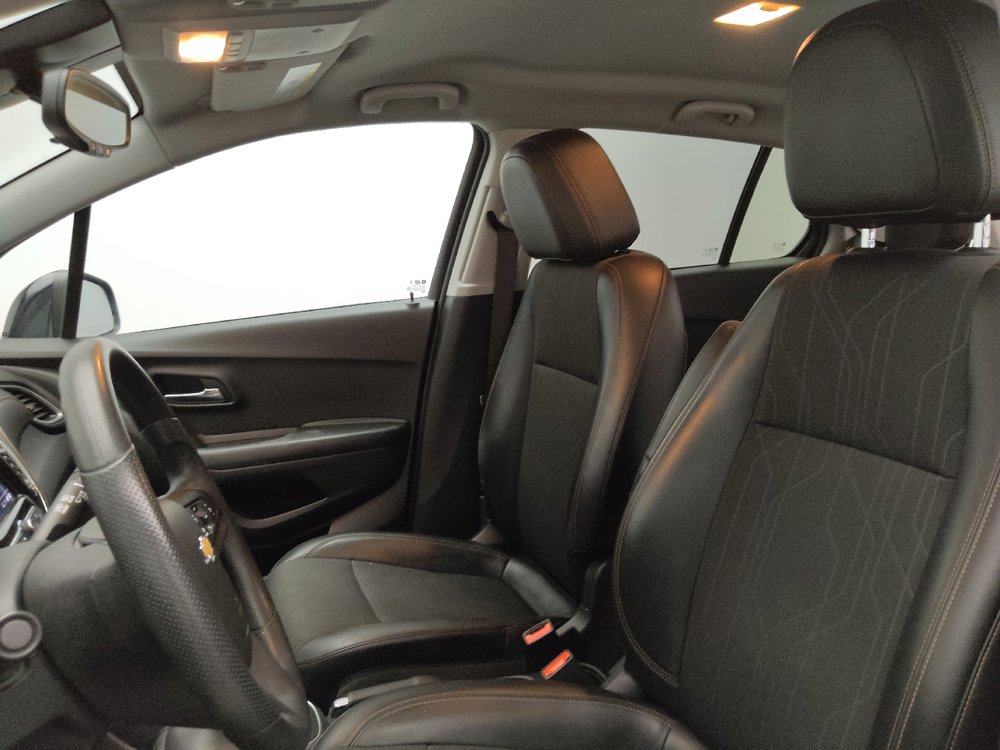 Used 2021 Chevrolet Trax LT AWD/4WD image 17