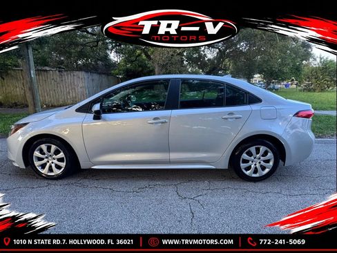 Used 2024 Toyota Corolla LE FWD image 8