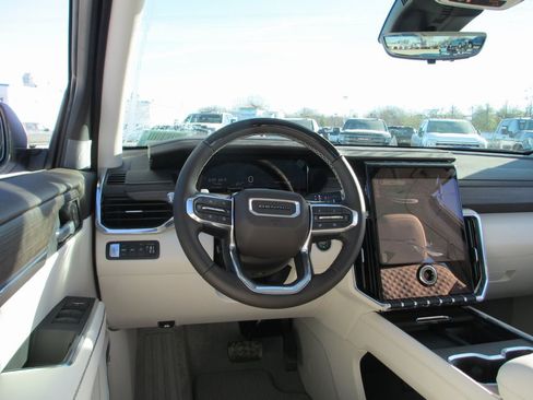 New 2026 GMC Acadia Denali w/ Super Cruise Package image 15