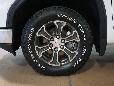 Used 2022 GMC Sierra 1500 SLT image 8