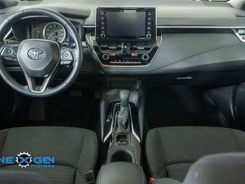 Used 2021 Toyota Corolla SE w/ Carpet Mat Package (TMS) FWD image 30