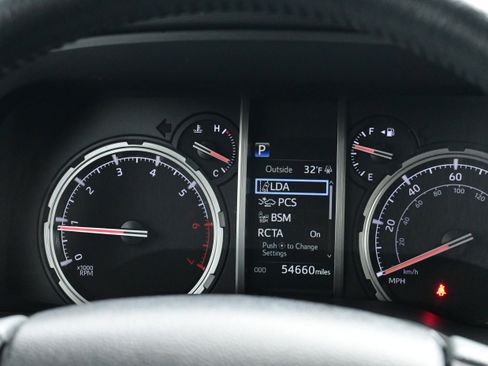 Used 2022 Toyota 4Runner TRD Off-Road Premium image 26