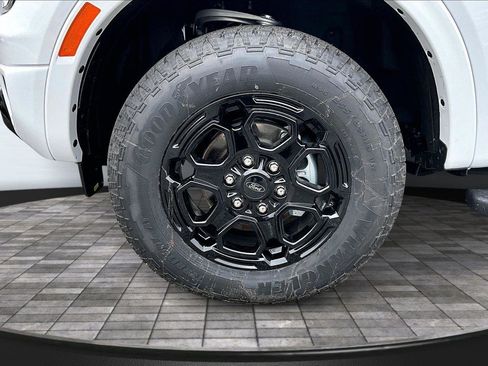 Used 2025 Ford Ranger Lariat w/ FX4 Off-Road Package image 22