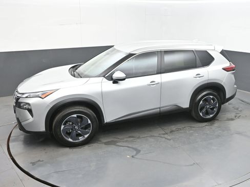 Certified 2024 Nissan Rogue SV AWD/4WD image 33